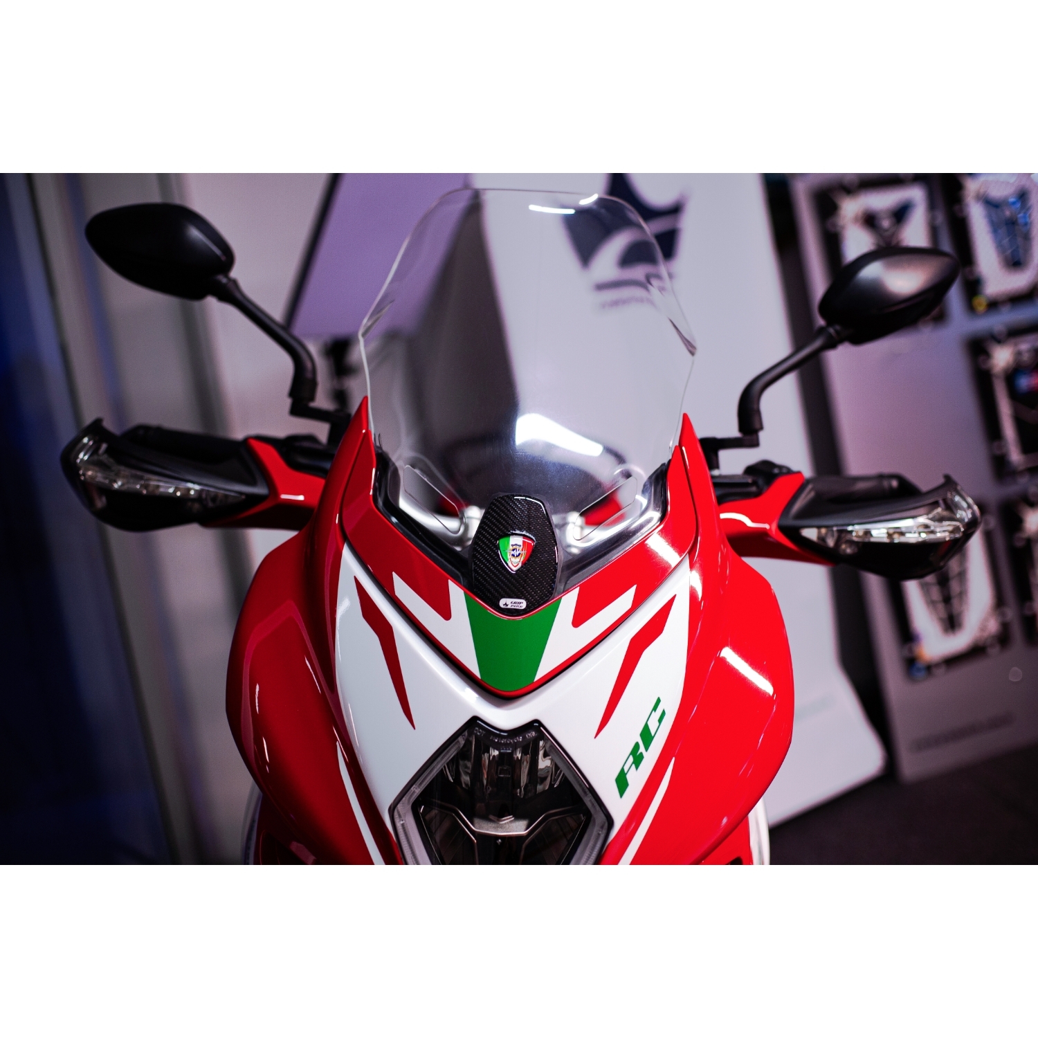 MV Agusta Turismo Veloce İçin 6D Karbon Kaydırmaz 16 Parça Tank Pad