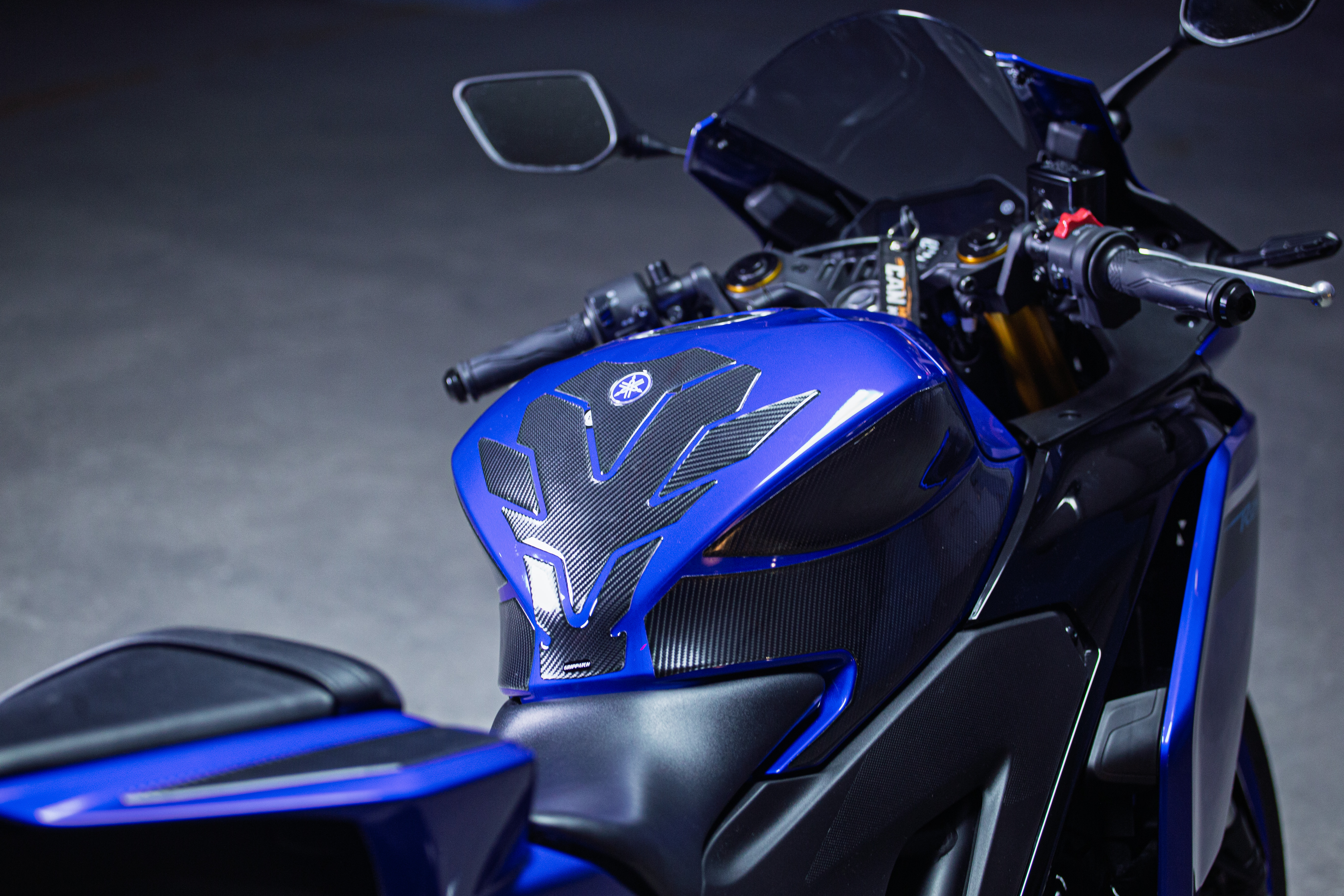 Tank Pad Nasıl İcat Edildi? 6D Karbon, Tutuş (Grip) ve Yama (Patch) Teknolojisinin Evrimi