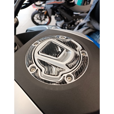 Grippatch CF-250/NK İLE UYUMLU  DEPO KAPAĞI  6D KARBON KAYDIRMAZ TANK PAD GC17-D